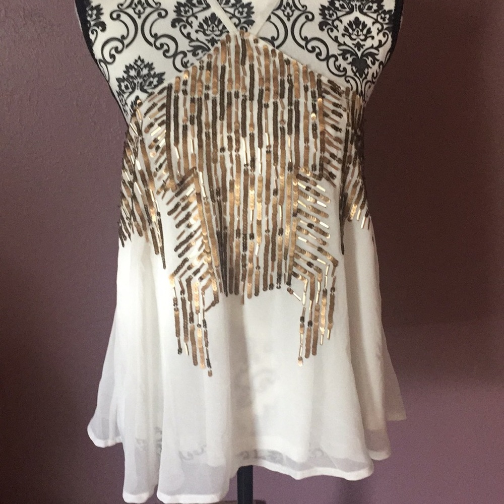 BKE Boutique beautiful gold beaded sequin tank top